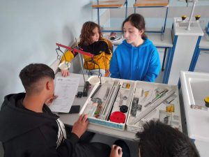 Bau einer Balkenwaage - Physik 2a, 2b und 2c balkenwaage 2a 1