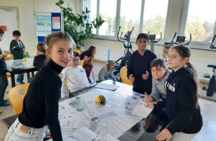 BeeBots Einsatz in der MINT-Klasse