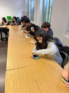 2c - Besuch im Science Pool sciencepool2c april24 1