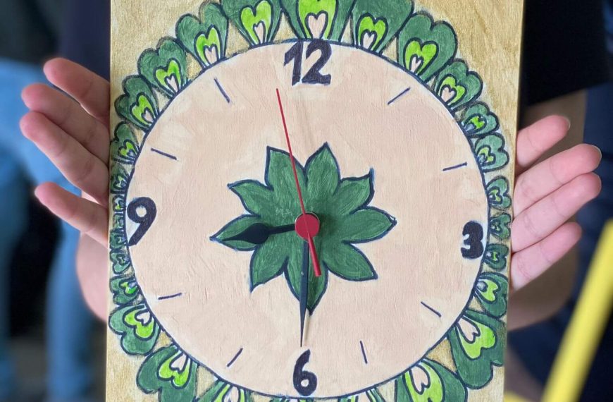Uhr aus Holz – Werken, 4. Klassen